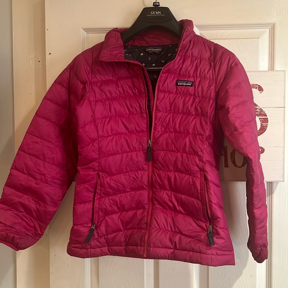 Selling a youth XL Girls Patagonia Down Sweater Jacket